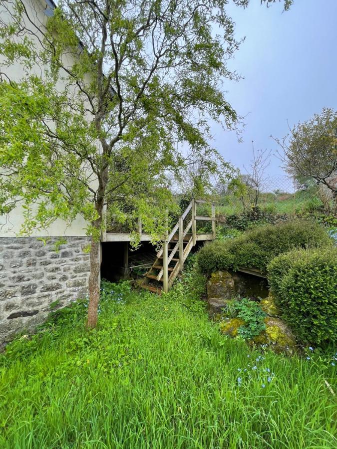 Maison Collinee Rostrenen Bagian luar foto