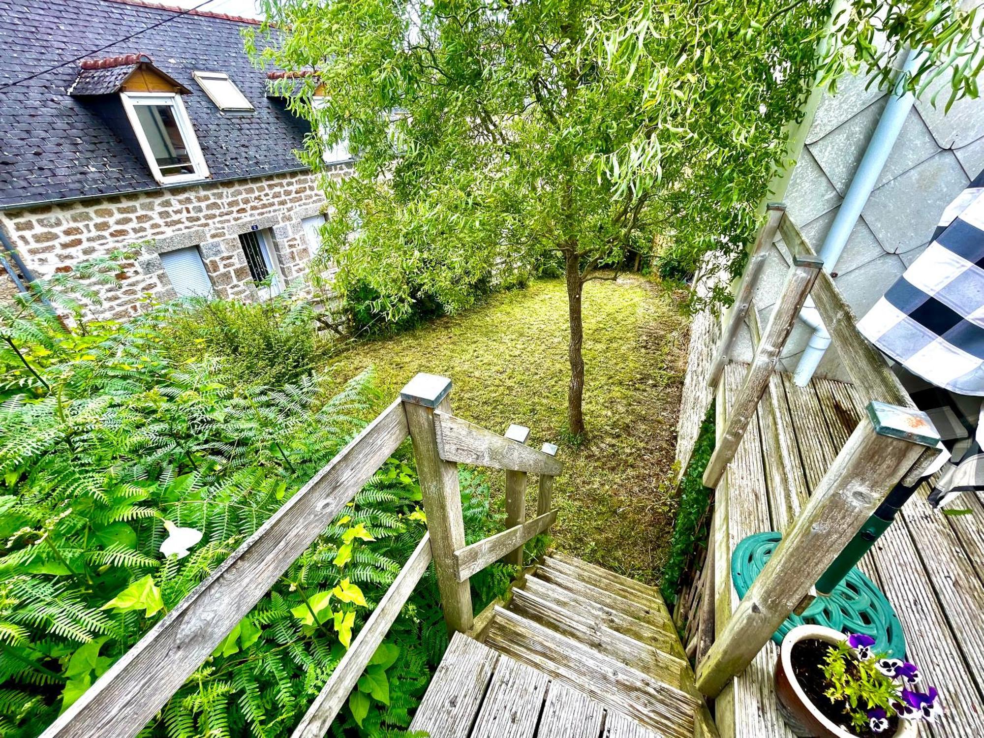 Maison Collinee Rostrenen Bagian luar foto